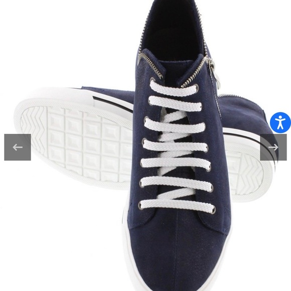 TOTO - H08103- 2.4 Inches Taller (Nubuck Navy Blue - Picture 3 of 9